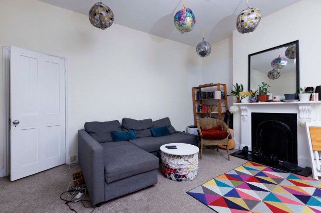 What I Rent - Archway. 18 Parolles Road N19 3RD Lilliane Teachen Pictured: Living room. (C) Belinda Jiao 07598931257 jiao.bilin@gmail.com