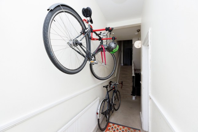 What I Rent - Archway. 18 Parolles Road N19 3RD Lilliane Teachen Pictured: Ground floor hallway. (C) Belinda Jiao 07598931257 jiao.bilin@gmail.com