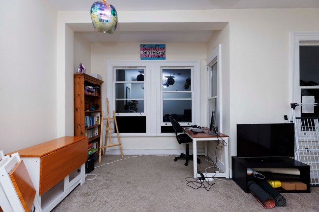What I Rent - Archway. 18 Parolles Road N19 3RD Lilliane Teachen Pictured: Living room. (C) Belinda Jiao 07598931257 jiao.bilin@gmail.com