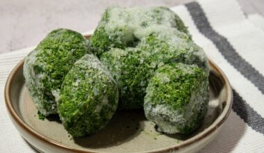 Six foods that are healthier when frozen, including spinach