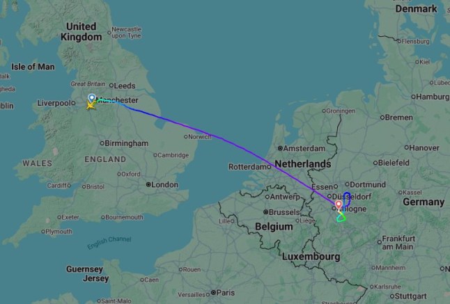 Cologne (North Rhine-Westphalia) ? On this flight, not only was the plane well-fueled, but a British passenger was also on board. Because of the extremely intoxicated woman, the plane had to make an unscheduled landing. The 41-year-old woman had caused a disturbance on a Jet2 plane en route from Manchester, England, to Larnaca, Cyprus, around 7:20 p.m. Thursday evening. She first insulted and threatened the other passengers and the flight attendants. She then punched and kicked them.