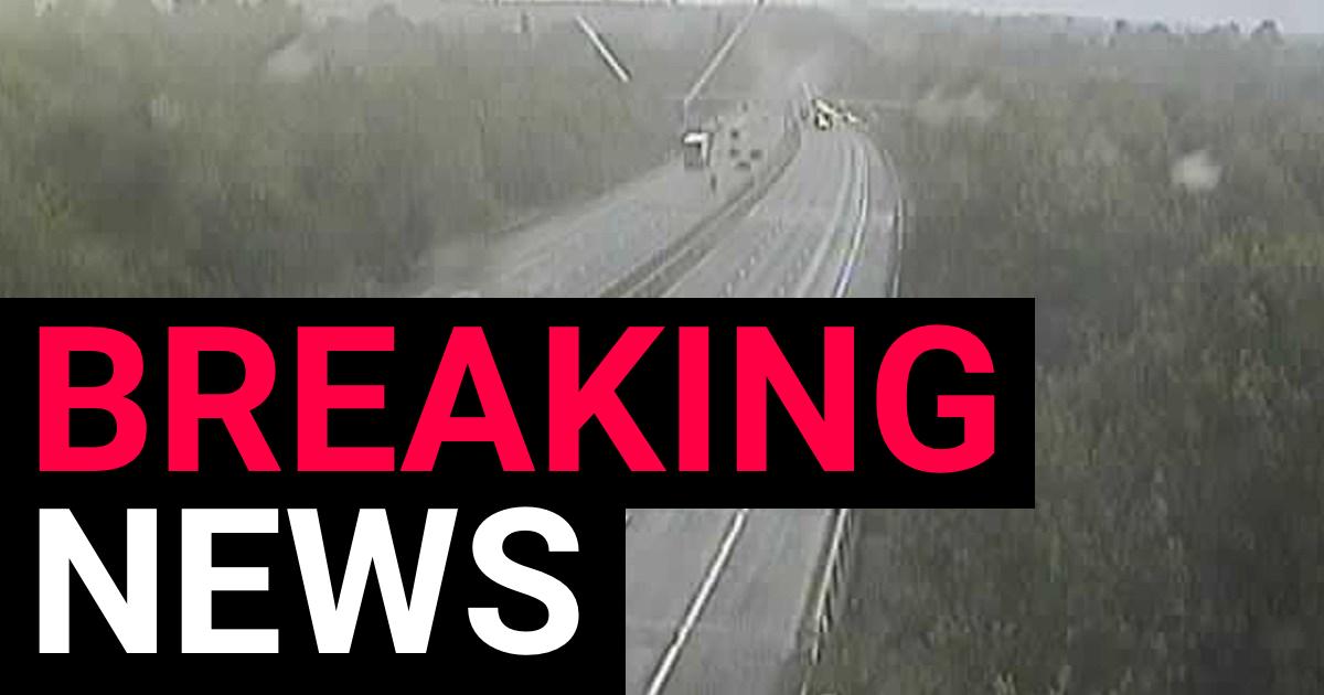 M20 closed after two lorries and cars crash in Kent | News UK