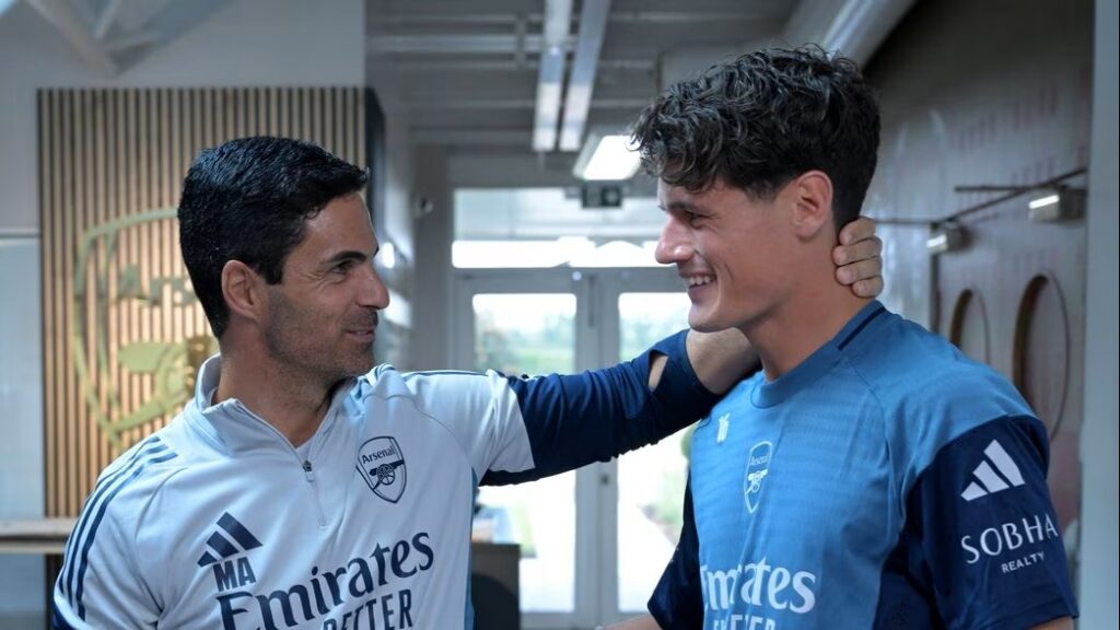 Christian Norgaard with Mikel Arteta after signing for Arsenal (Photo via Arsenal.com)