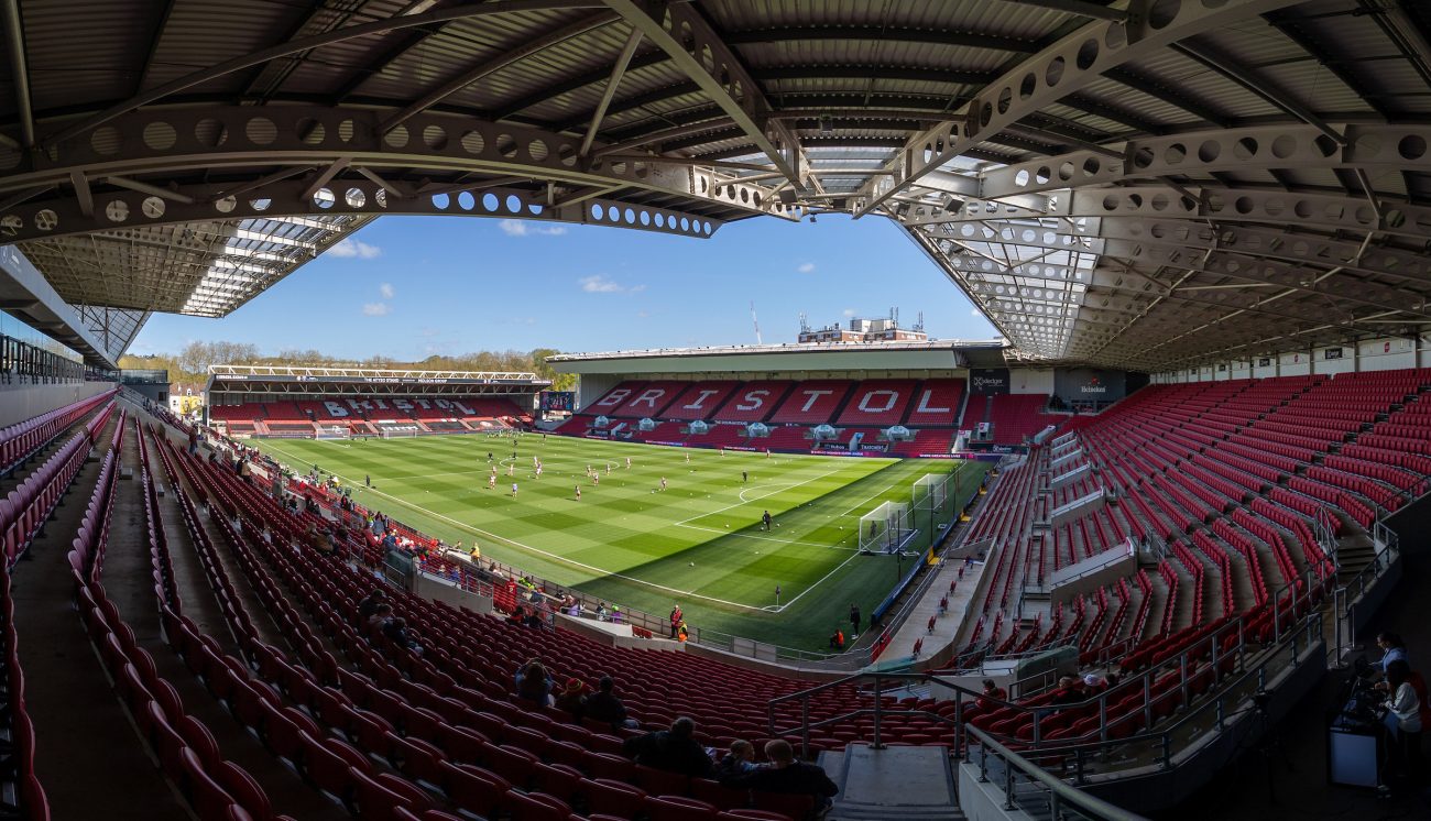 Bristol City sign Chelsea midfielder Jones on loan
