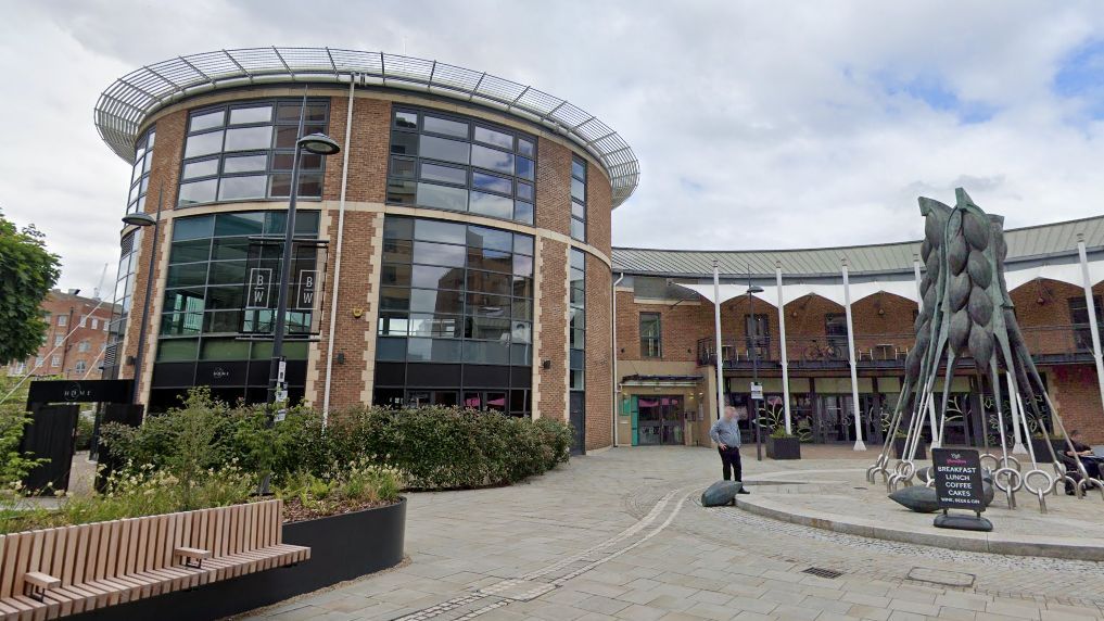 Channel 4 News withdraws objection to new Leeds pub after noise fears | News