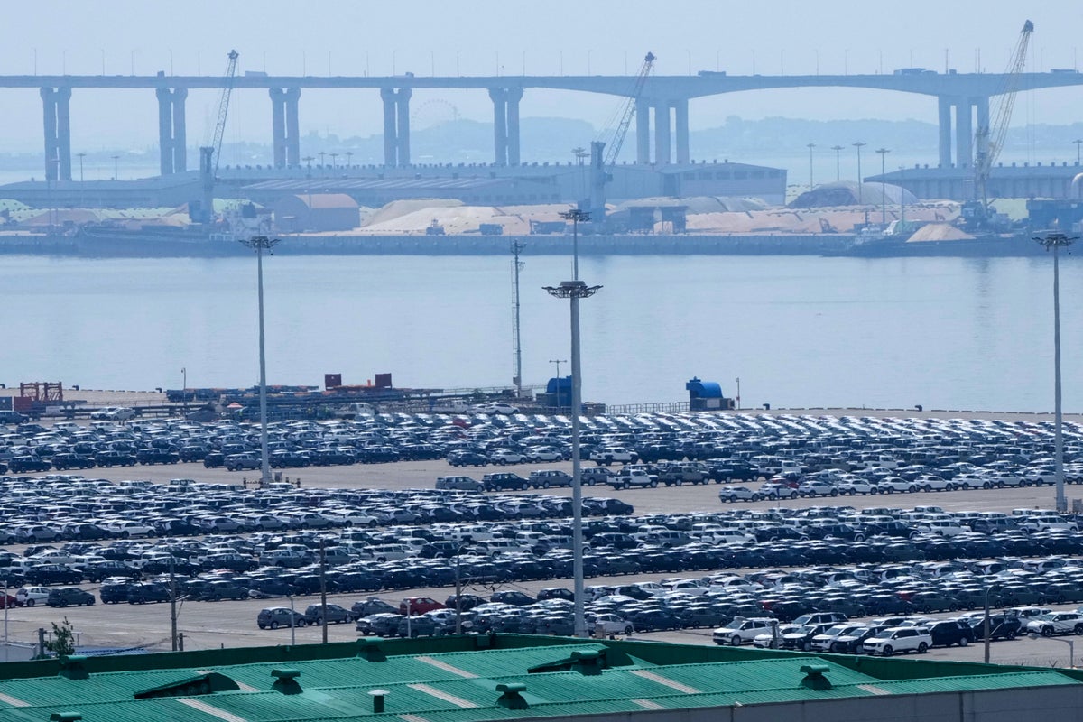 Trump's new tariffs give some countries a break, while shares and US dollar sink