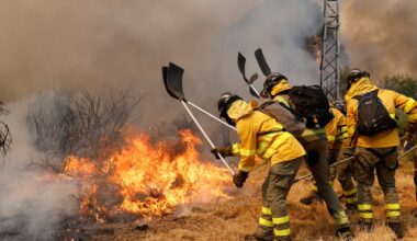 Spain adds 500 more troops to battle wildfires as country bakes under extended heatwave
