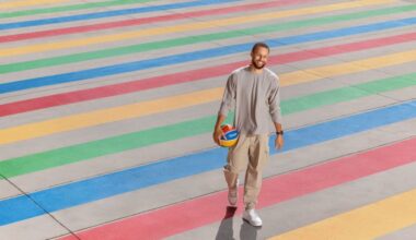Google signs Stephen Curry to pitch its Pixel, health, and AI gear