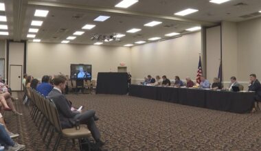 London mayor abruptly adjourns city council meeting after vote for public hearing