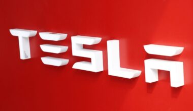 Tesla applies to provide electricity to British households