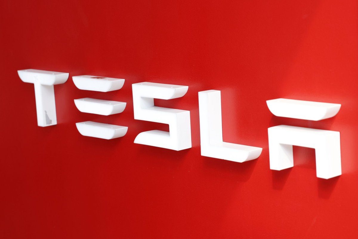 Tesla applies to provide electricity to British households