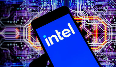 Intel to sell 10% stake to US government, says report