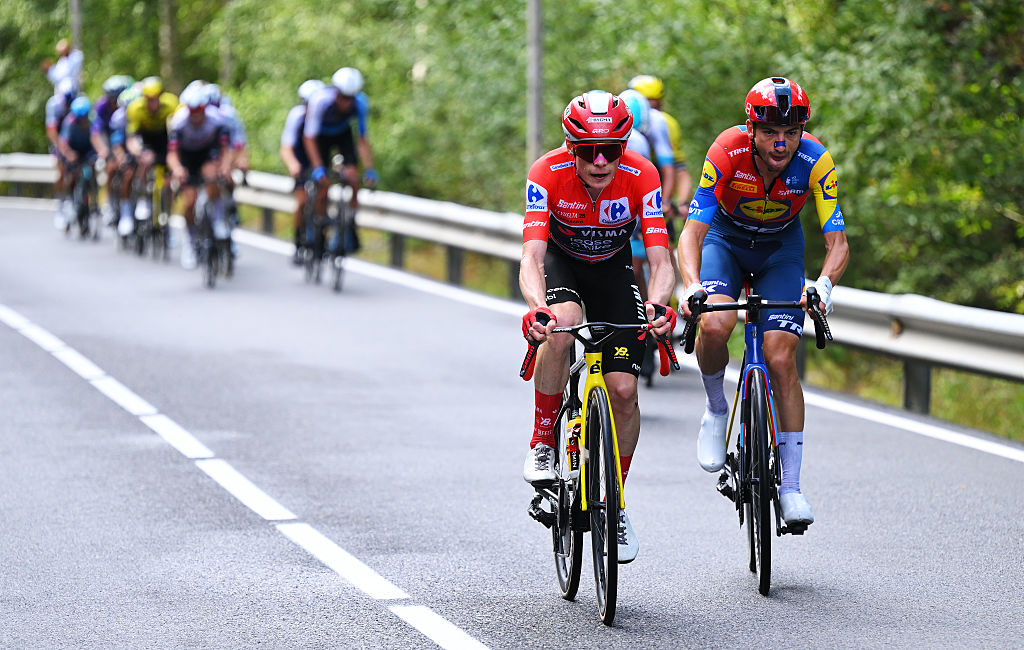 PAL, ANDORRA - AUGUST 28: (L-R) Jonas Vingegaard of Denmark and Team Visma | Lease a Bike - Red Leader Jersey and Giulio Ciccone of Italy and Team Lidl - Trek attack during the La Vuelta - 80th Tour of Spain 2025, Stage 6 a 170.3km stage from Olot to Pal - Andorra 1900m / #UCIWT / on August 28, 2025 in Pal, Andorra. (Photo by Tim de Waele/Getty Images)