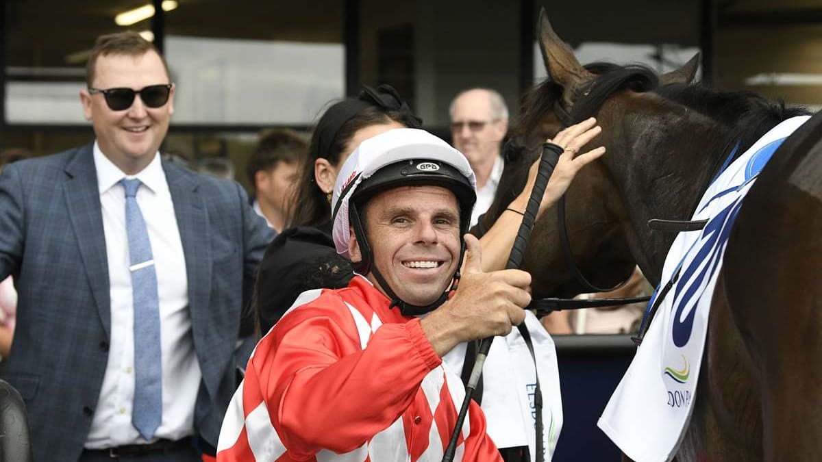 Jockey Craig Grylls sidelined with injured finger for weeks