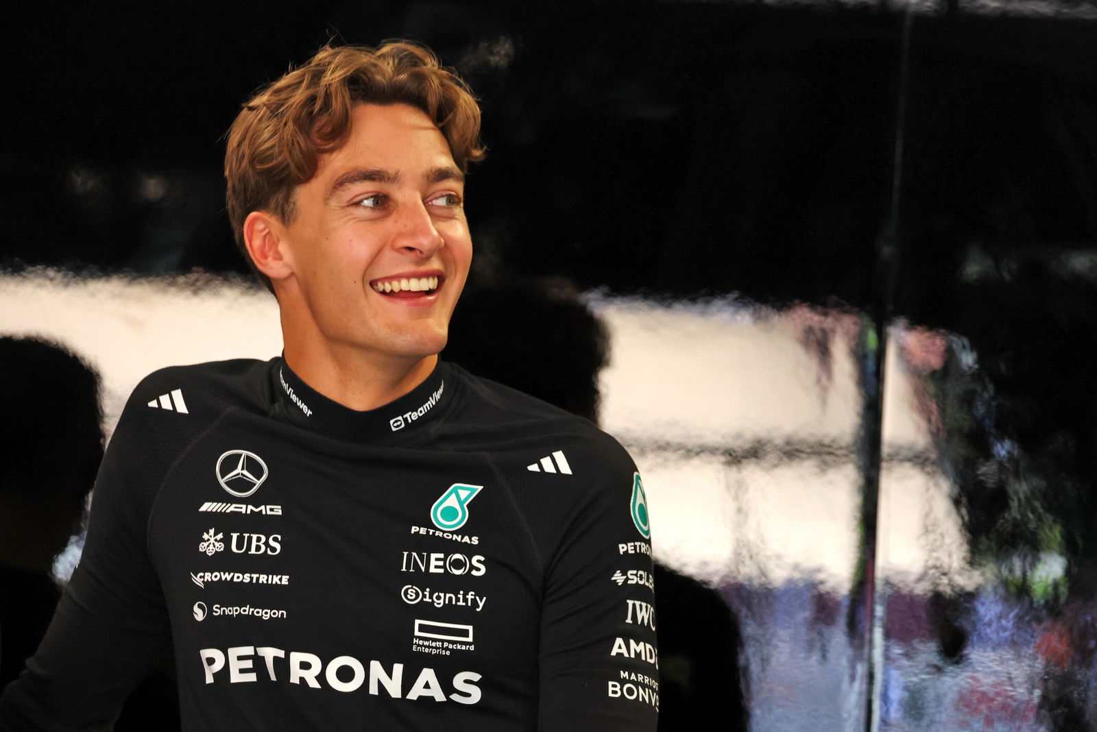 Wolff confirms Russell will stay at Mercedes in 2026
