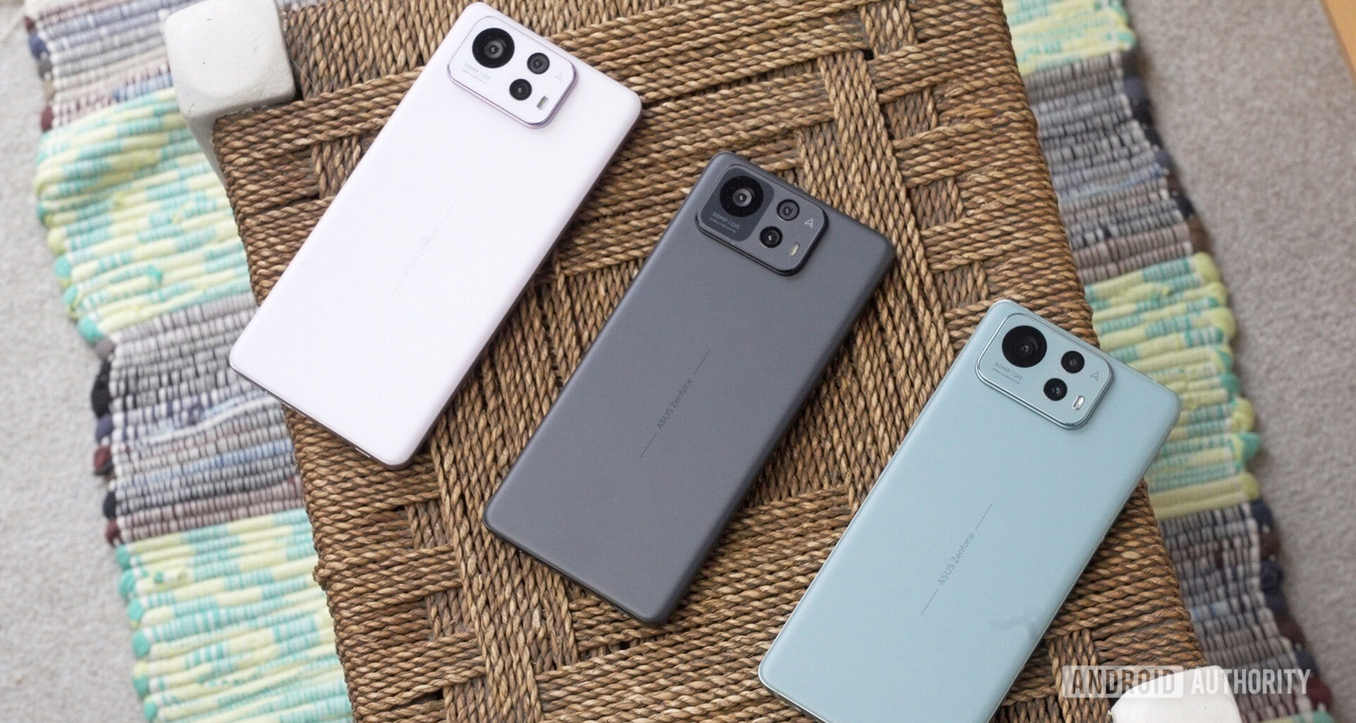 Zenfone 12 Ultra 3 colours lay down