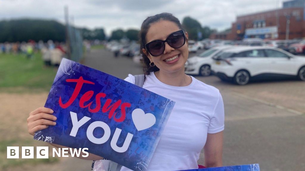 Thousands taking part in parade across Belfast