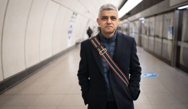 London mayor rolls out campaign to tackle ‘nuisance’ headphone dodgers