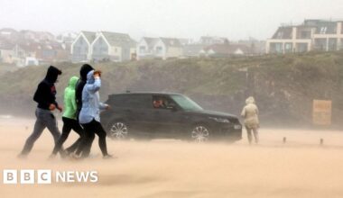 Storm Floris sees flights cancelled and power outages
