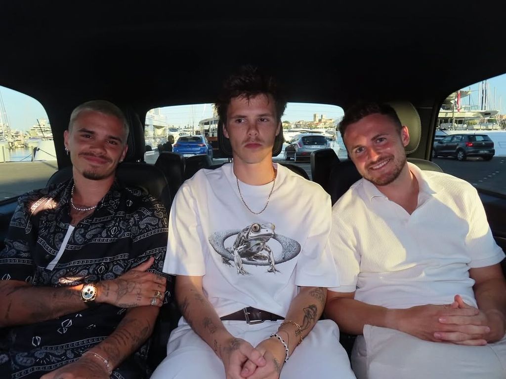 Cruz Beckham shared some more holiday snaps