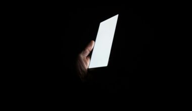 Bookshelf: smartphones shape war in hyperconnected world