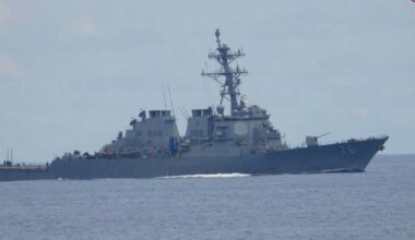 2 U.S. warships deployed to disputed waters after Chinese ships collided