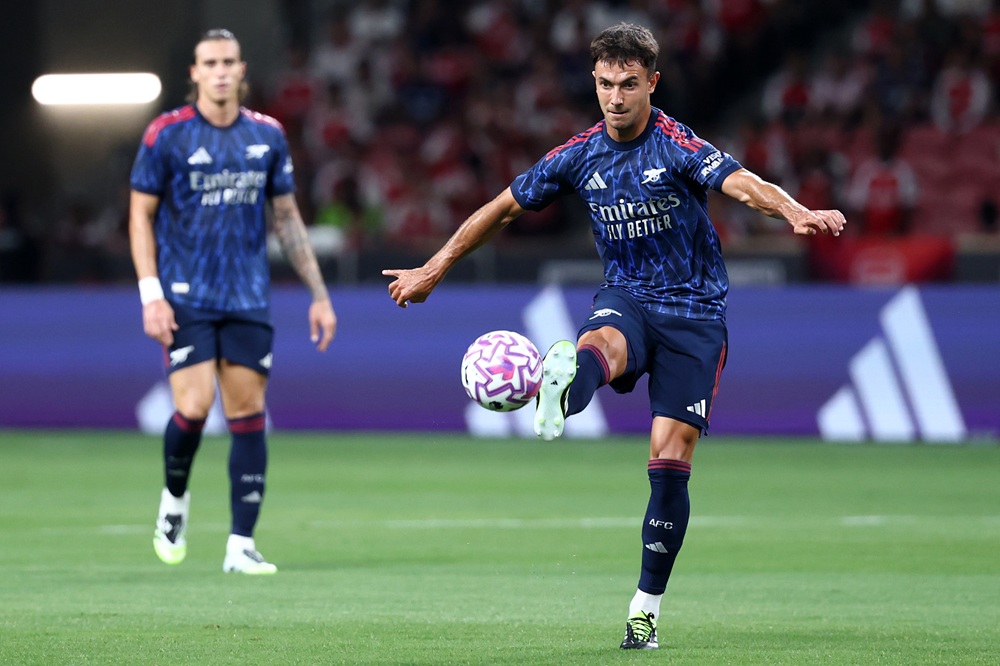 SINGAPORE, SINGAPORE: Martin Zubimendi of Arsenal in action during the Pre-Season Friendly between Arsenal FC and Newcastle United at the National Stadium on July 27, 2025. (Photo by Yong Teck Lim/Getty Images)