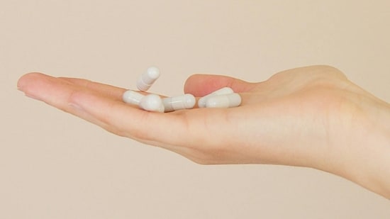 Ashwagandha capsules can help you regain your bounce, thanks to their many healing properties.(Pexels)