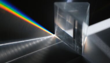 2025/07/atom-light.jpg