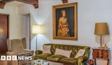Artwork looted by Nazis 80 years ago spotted in estate agent ad