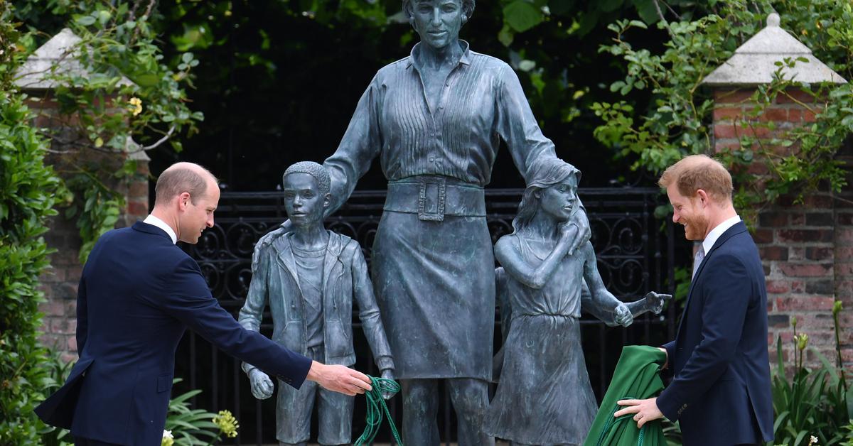 Prince Harry of England begins to reconcile with the royal family after losing his multi-million dollar Netflix deal.