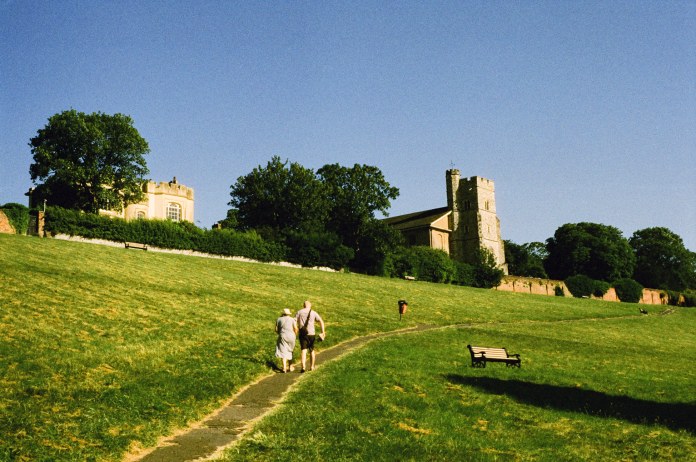 Couple walking up path (Pic: Stephen Dowling)