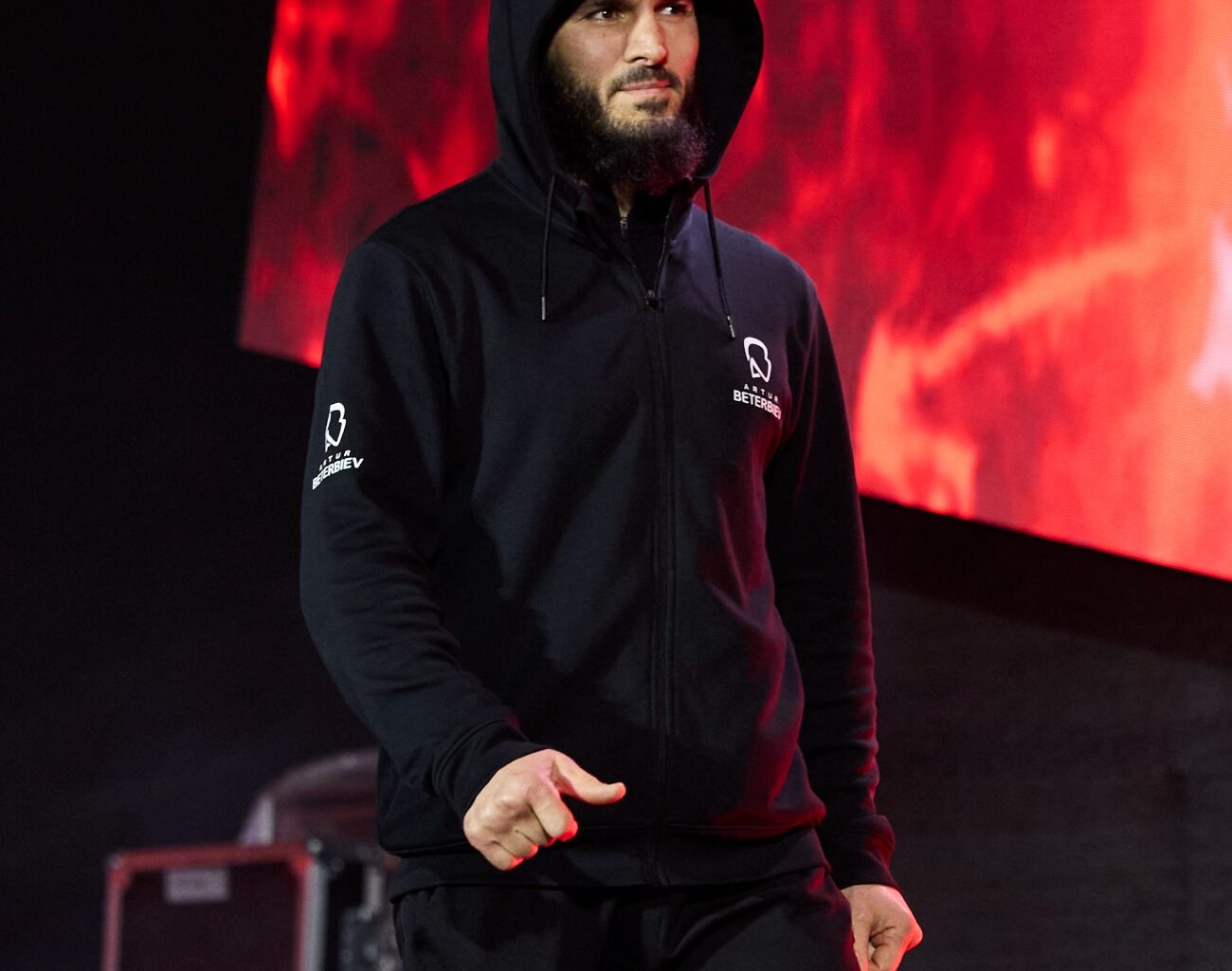 Image: Artur Beterbiev Reveals Dmitry Bivol's 'Retreat' Led to Trilogy Collapse