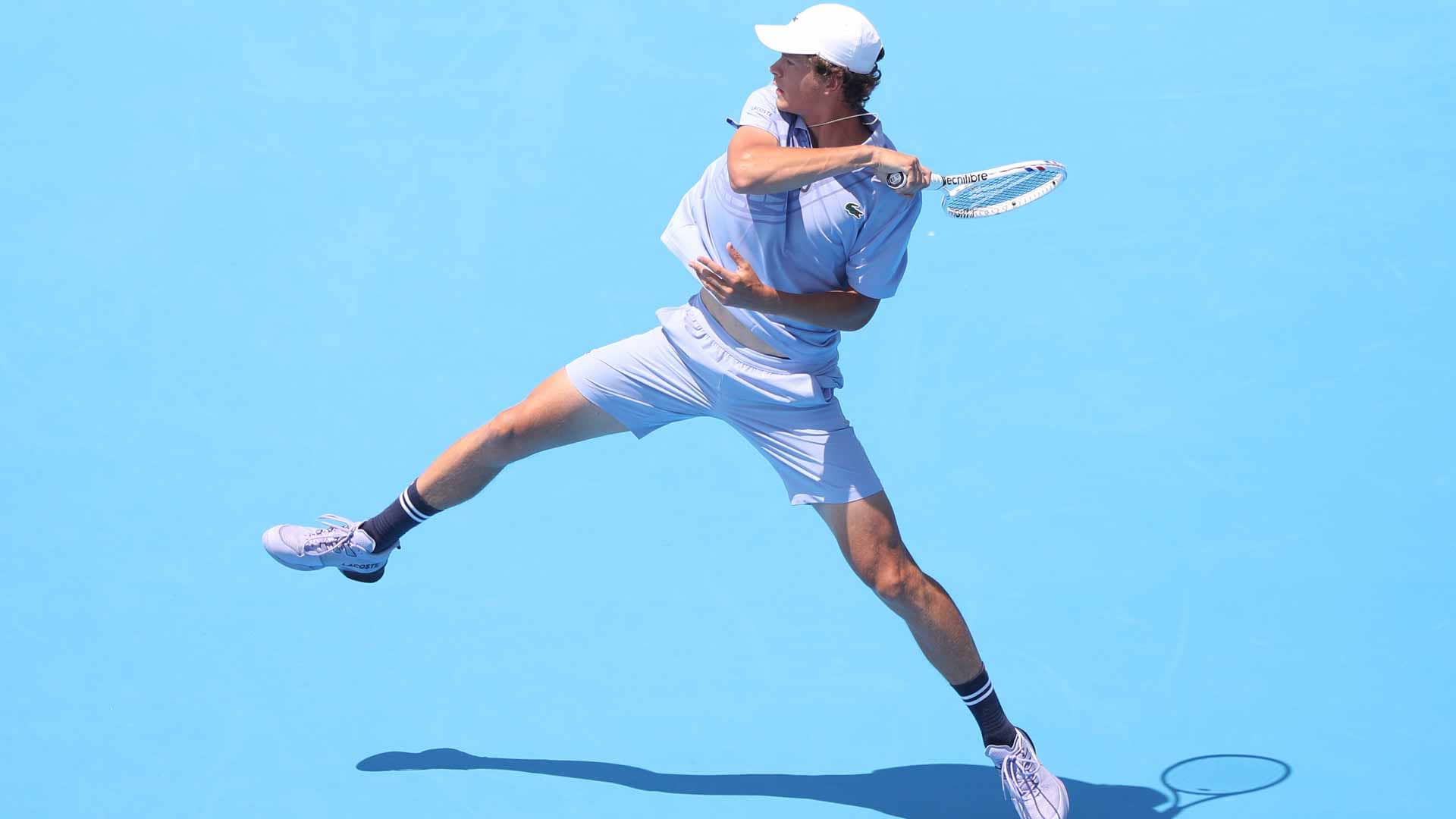 Alexander Blockx defeats Marcos Giron in three sets Friday in Cincinnati to reach the second round of the ATP Masters 1000 event.