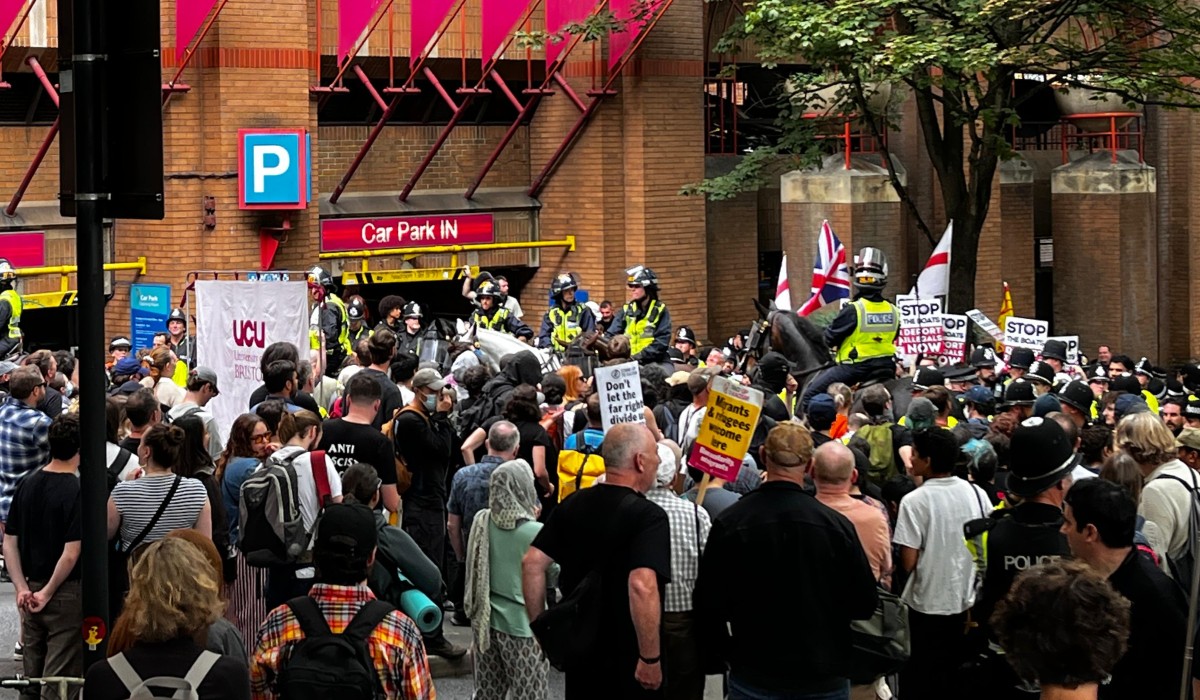 Fascists and police humiliated in Bristol