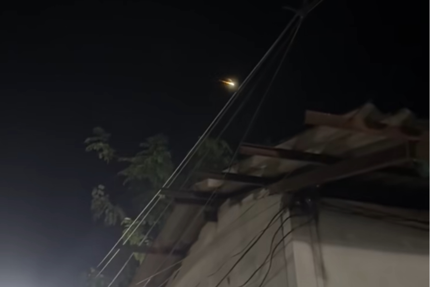 A fireball meteor and loud explosion were seen in the skies over several provinces in Thailand, causing concern among local residents. (Photo: Facebook สมาคมดาราศาสตร์ไทย)
