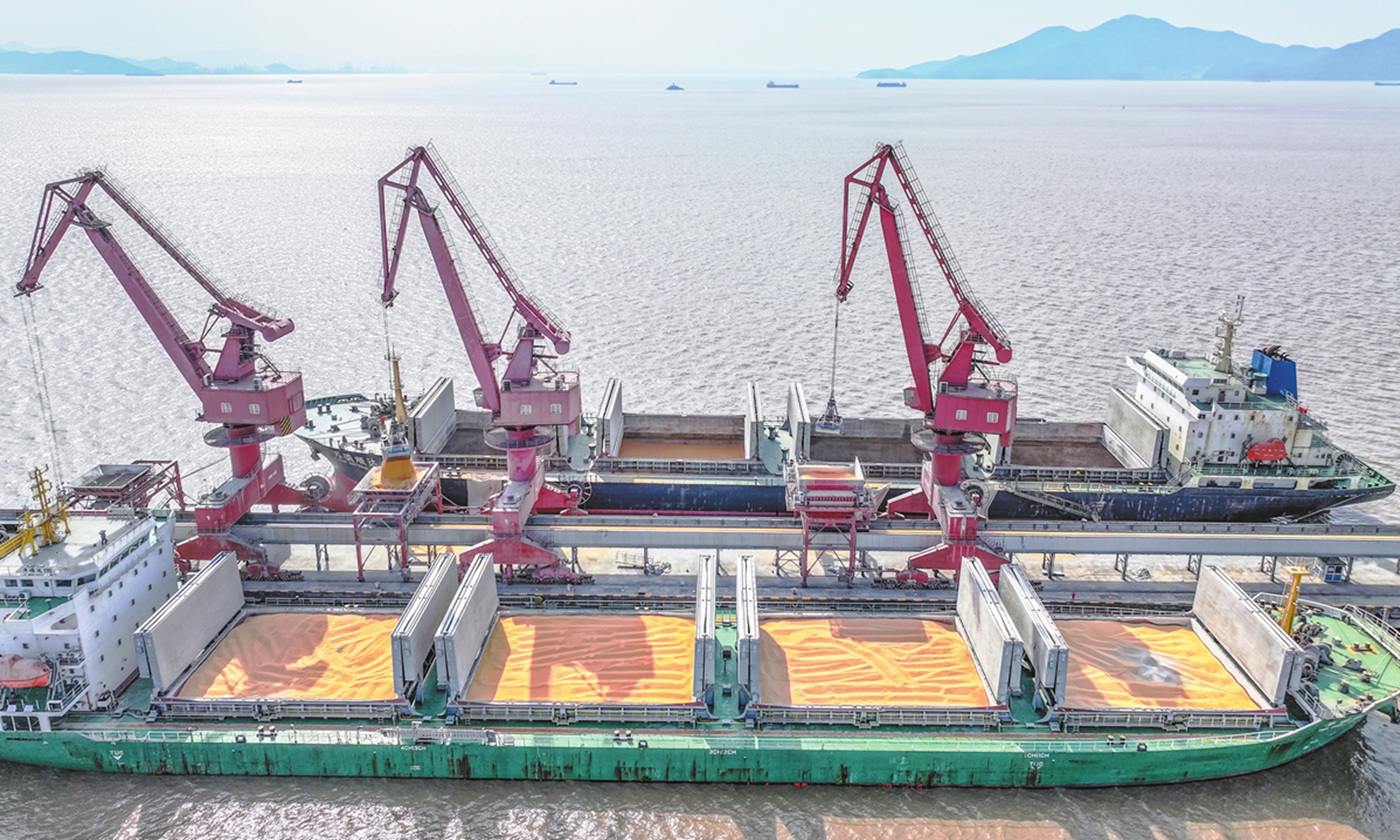 A cargo ship unloads a shipment of soybeans at the Zhoushan Port in East China's Zhejiang Province, on February 6, 2025. Photo: VCG