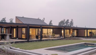 Chilean house with skylights