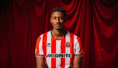 Midfielder signs in