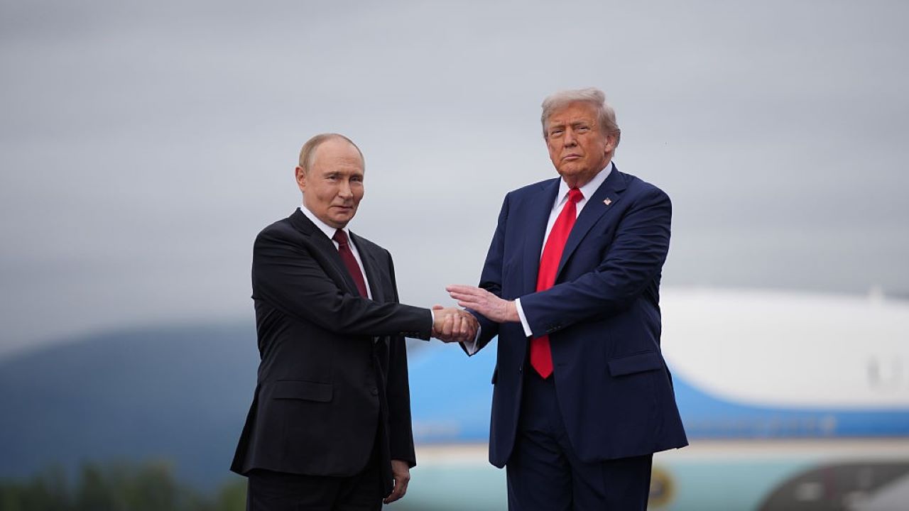 Zelenskyy, EU leaders visit Trump amid Putin peace deal negotiations