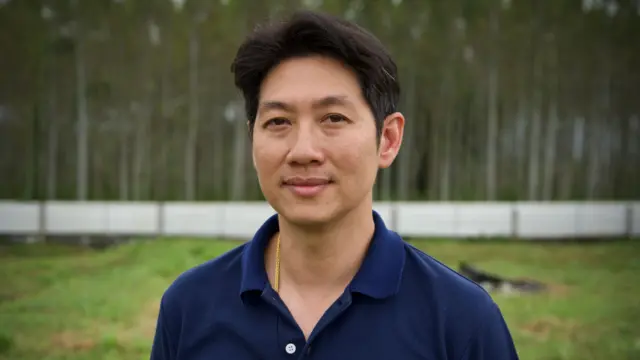 Worawut Siripun mengatakan dia tidak bisa bersaing dengan peternak AS yang menghasilkan lebih banyak produksi babi.
