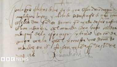 A handwritten page signed by Hernan Cortes