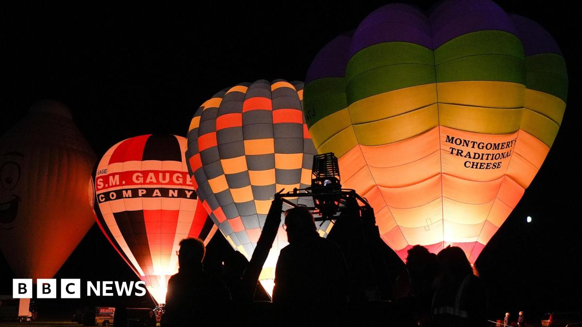 Bristol Balloon Fiesta - night glow