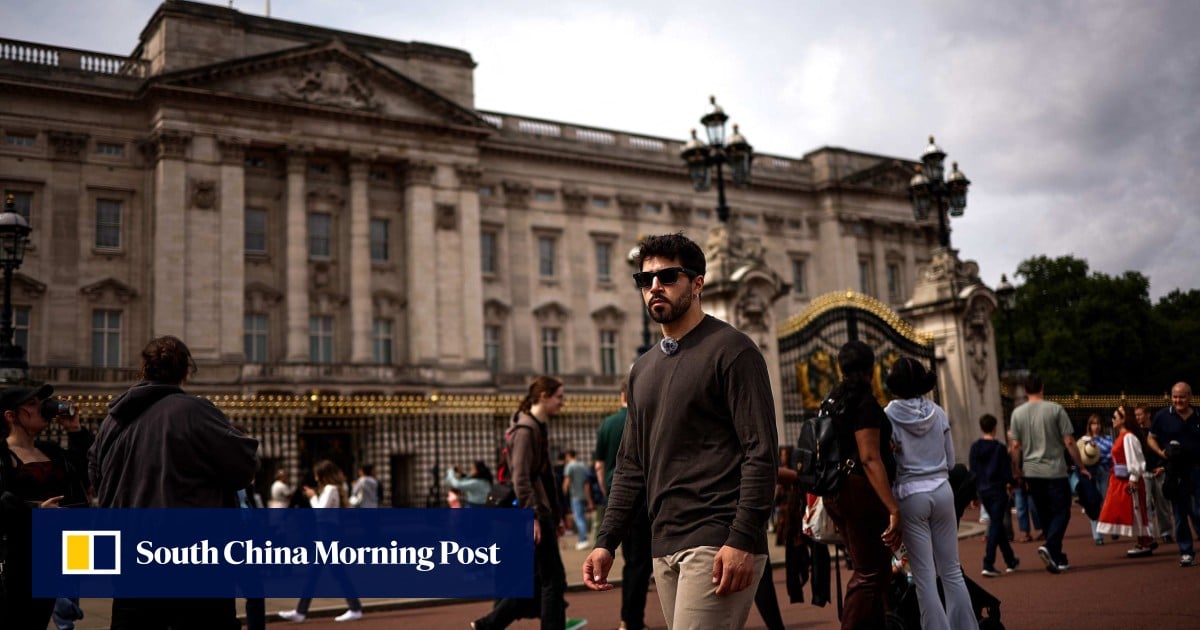 Armed with TikTok, viral pickpocket-buster hunts London’s thieves