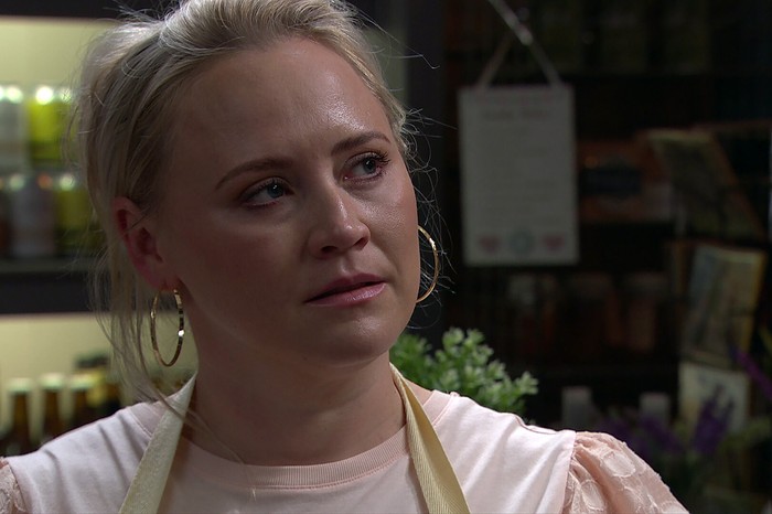 Tracy looking suspicious in Emmerdale