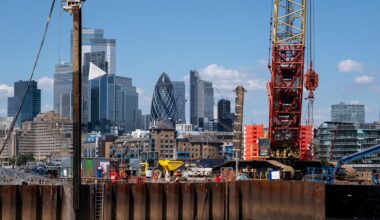 Stocks mixed as UK energy prices set to rise more than expected