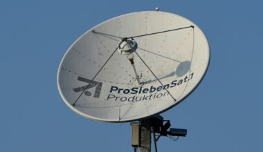 Berlin wary as Berlusconi group closer to German media takeover