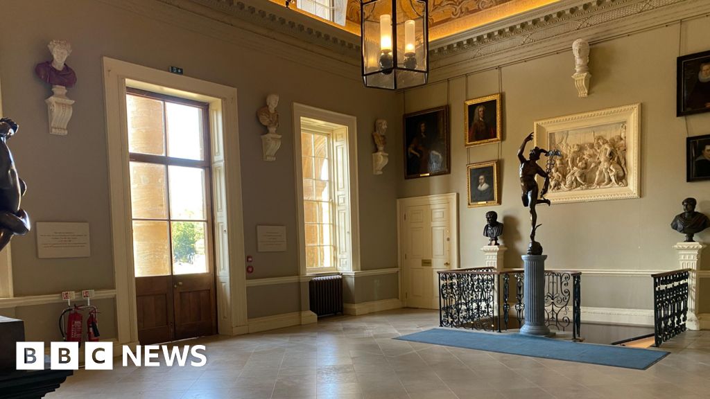 Nine new Roman busts installed at Stowe House