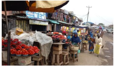 Nigerians, business owners in squeeze amid fourth inflation decline