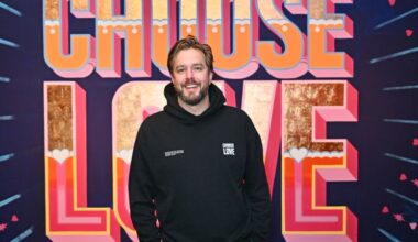 ‘Love Island USA’ narrator Iain Stirling is in on the joke